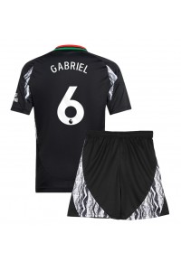 Arsenal Gabriel Magalhaes #6 Babytruitje Uit tenue Kind 2024-25 Korte Mouw (+ Korte broeken)